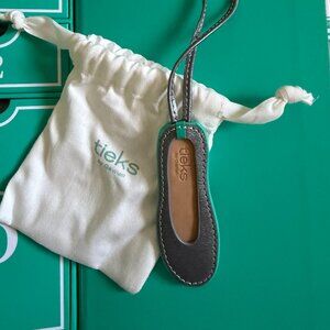 Tieks by Gavrieli Purse Shoe Charm Metallic Pewter New With Tote